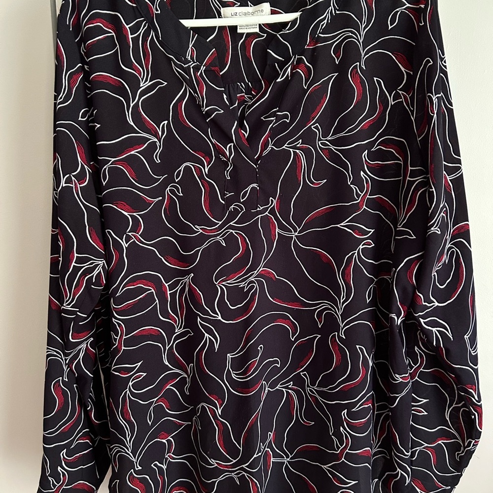 Liz Claiborne Navy Blue Blouse with Red & White Abstract Print